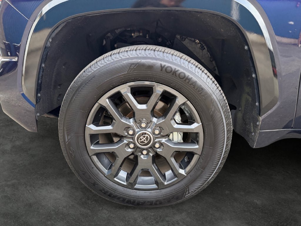 Used 2023 Toyota Tundra Platinum AWD/4WD image 4