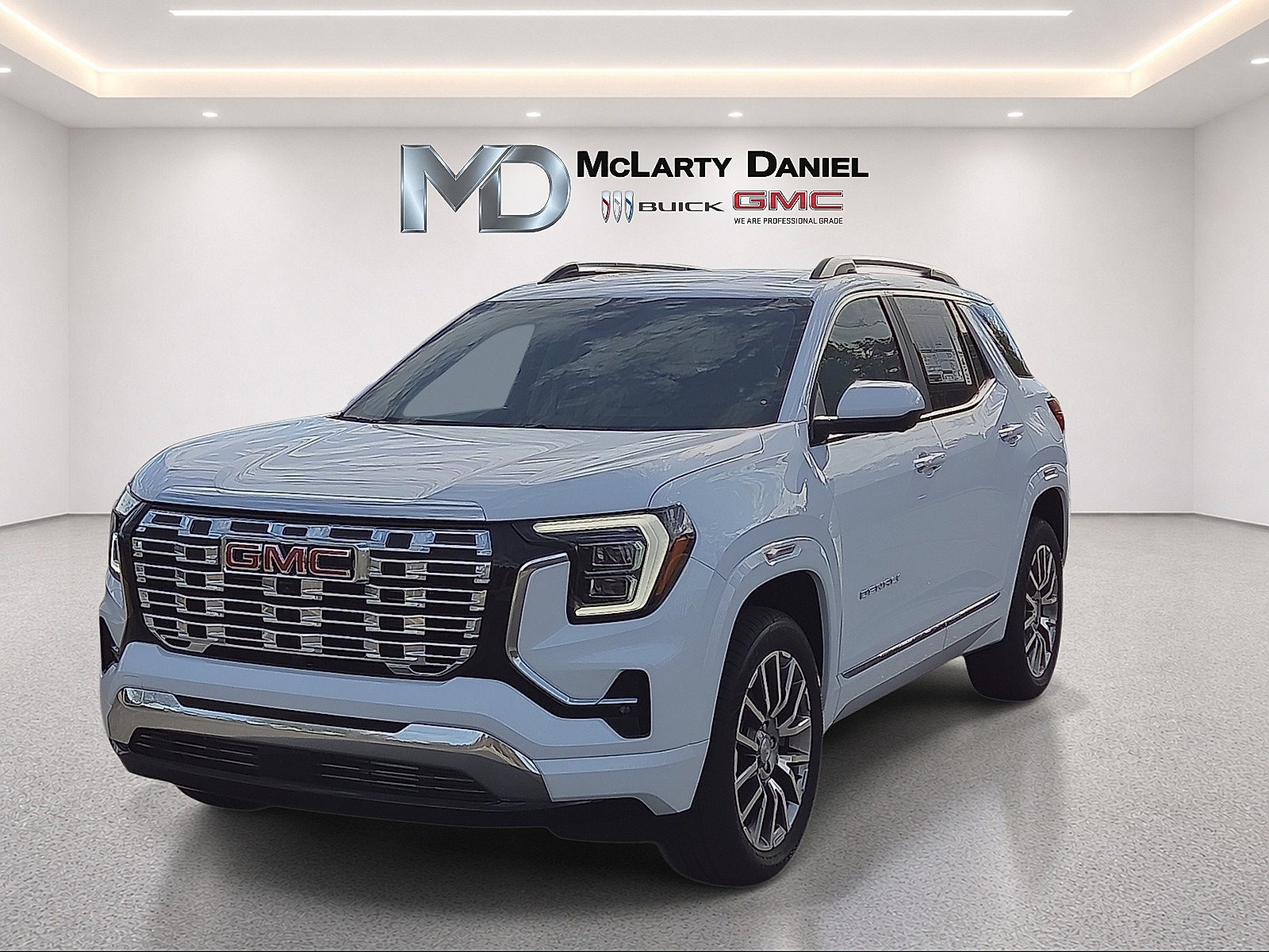 New 2027 GMC Terrain Denali w/ LPO, Floor Liner Package AWD/4WD image 2