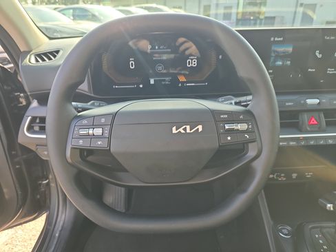 Certified 2025 Kia K4 LX image 30