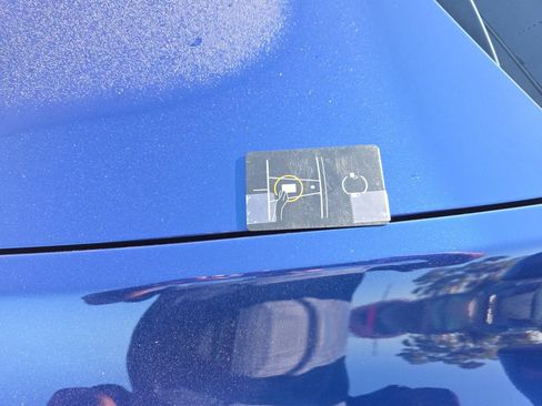Used 2025 Tesla Model Y Long Range RWD image 27