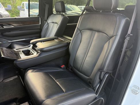 Used 2023 Jeep Grand Wagoneer L Series II AWD/4WD image 16