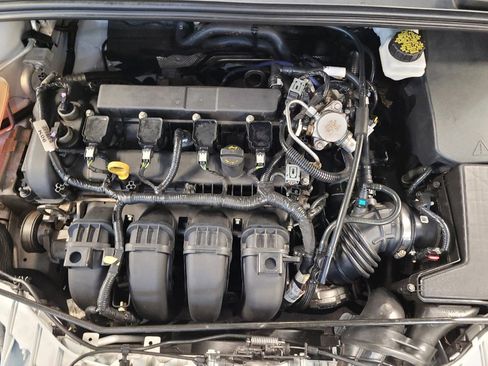 Used 2018 Ford Focus SE FWD image 30