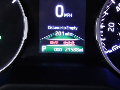 Used 2022 Toyota RAV4 SE w/ Convenience Package image 25