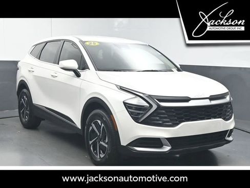 Used 2025 Kia Sportage LX AWD/4WD image 1