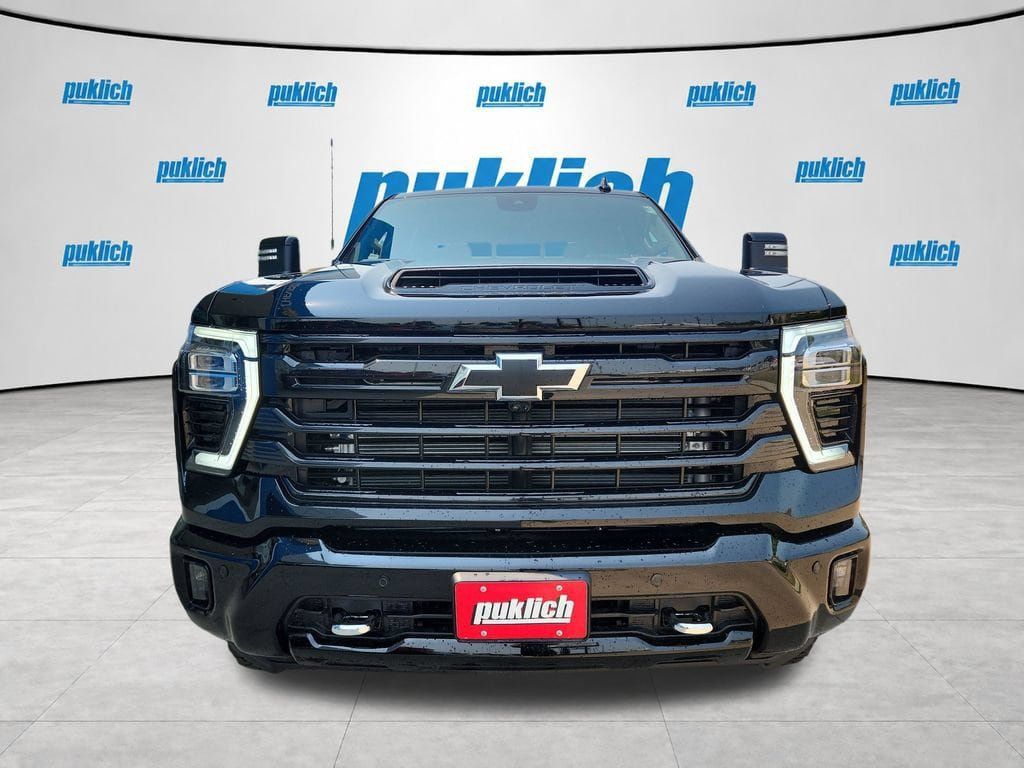New 2026 Chevrolet Silverado 2500 High Country w/ High Country Premium Package AWD/4WD image 11