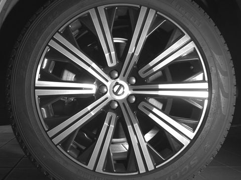 Certified 2025 Volvo XC90 B6 Plus w/ Protection Package Premier AWD/4WD image 20