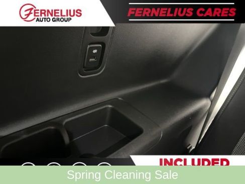 Used 2021 Chevrolet Traverse LT FWD image 26