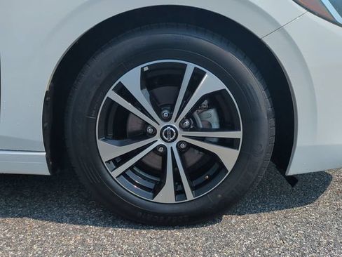Used 2022 Nissan Sentra SV FWD image 11