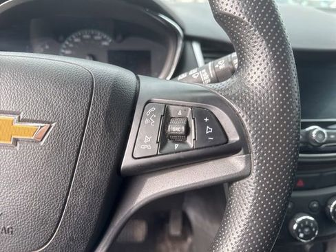 Used 2020 Chevrolet Trax LS image 11