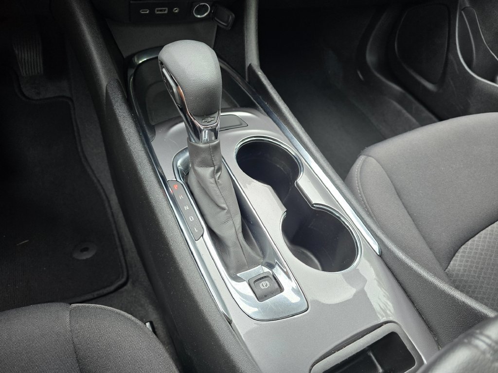 Used 2023 Chevrolet Malibu LT FWD image 24