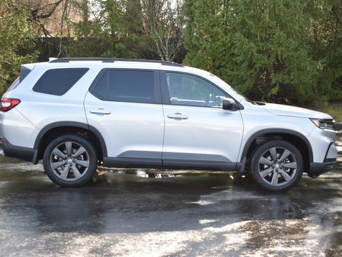 Certified 2023 Honda Pilot Sport image 33
