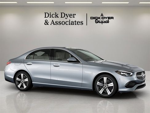 Used 2025 Mercedes-Benz C 300 Sedan image 2