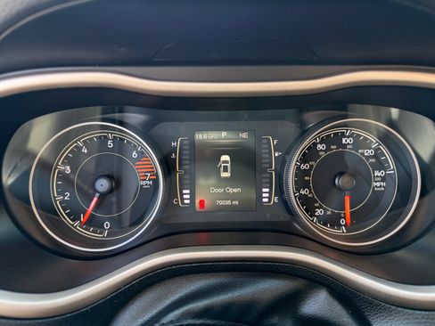 Used 2016 Jeep Cherokee Sport FWD image 11
