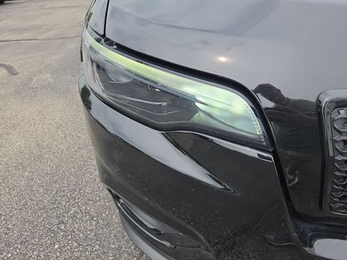 Used 2020 Jeep Cherokee Latitude Plus AWD/4WD image 13