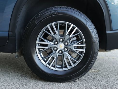 Used 2025 Chevrolet Traverse LT AWD/4WD image 40