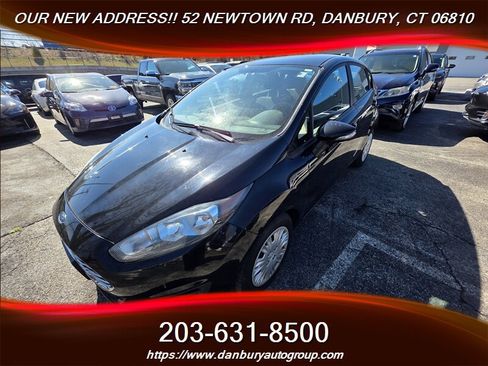 Used 2016 Ford Fiesta SE FWD image 1