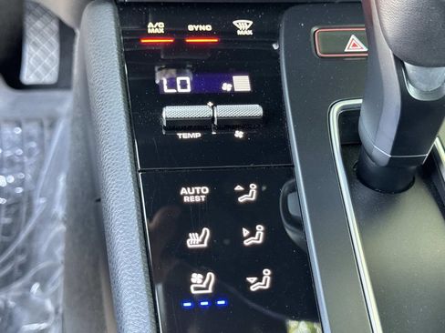 Used 2023 Porsche Macan Turbo AWD/4WD image 16