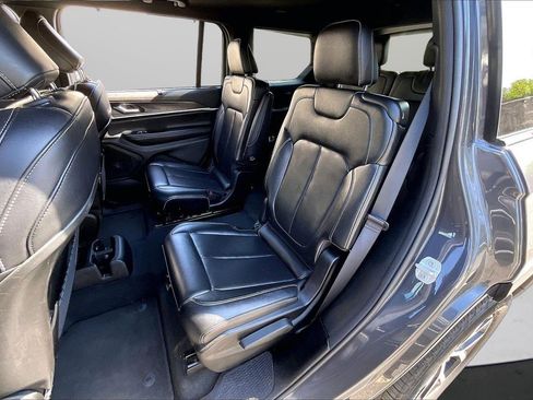 Used 2024 Jeep Grand Cherokee L Limited w/ Luxury Tech Group II AWD/4WD image 24