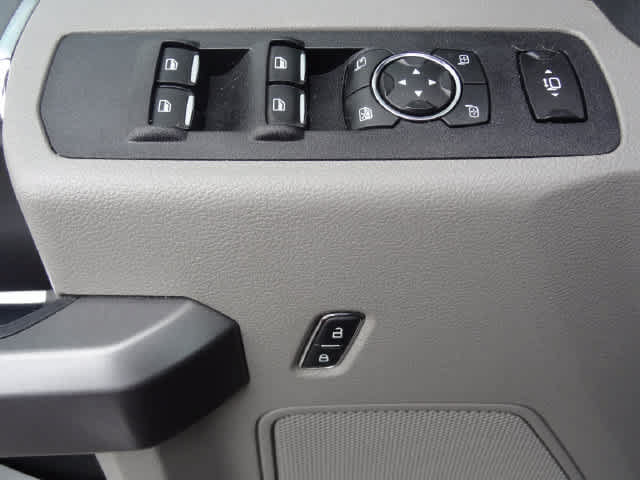 Used 2018 Ford F250 XLT w/ XLT Premium Package AWD/4WD image 13