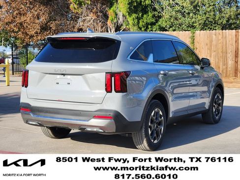 New 2026 Kia Sorento S w/ S Panoramic Sunroof Package FWD image 3