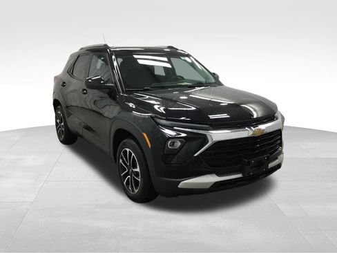 Used 2024 Chevrolet TrailBlazer LT w/ Convenience Package image 3