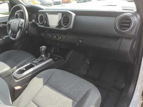 Used 2016 Toyota Tacoma TRD Sport w/ Towing Package RWD image 29