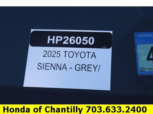 Used 2025 Toyota Sienna XLE AWD/4WD image 36