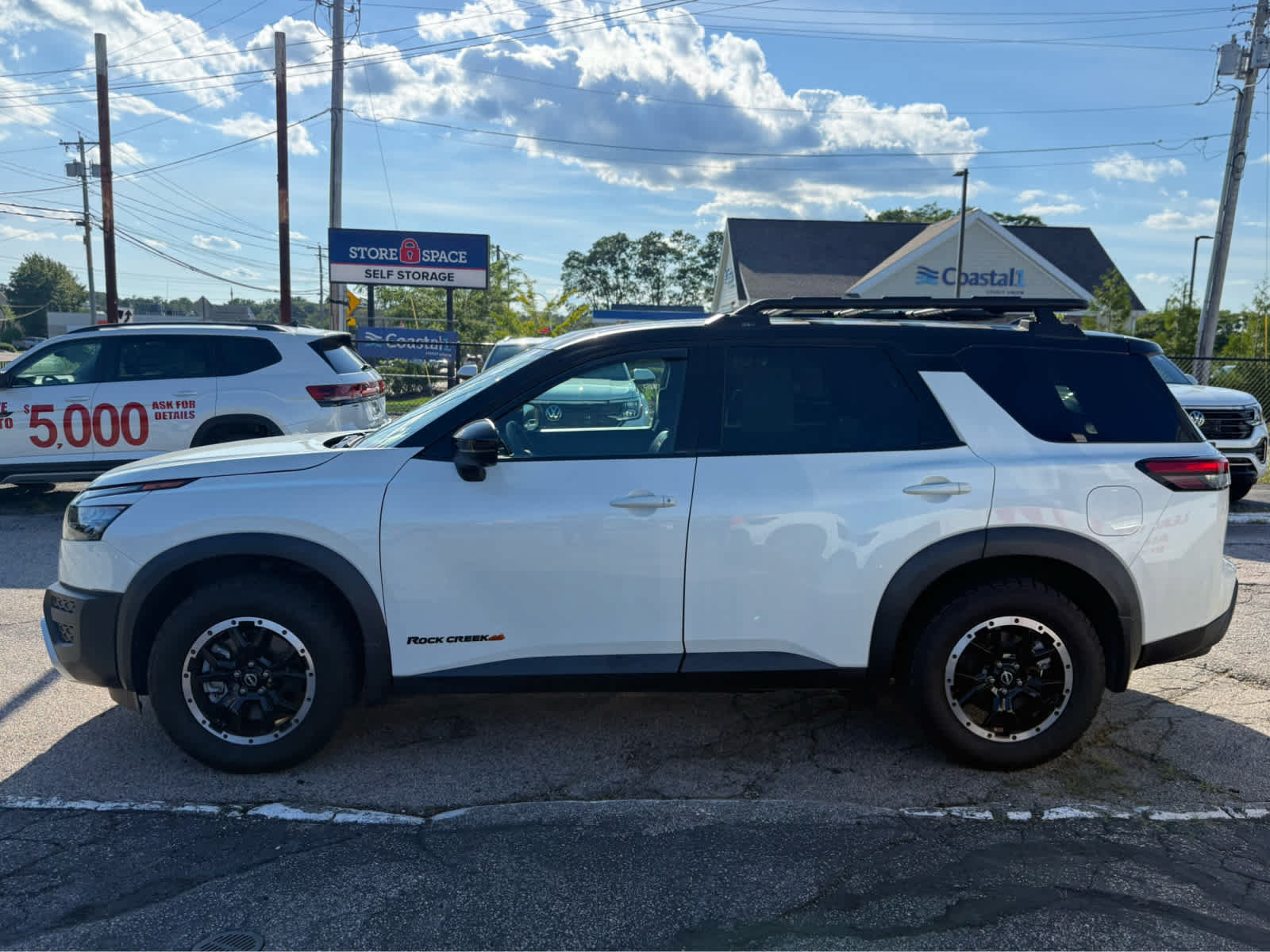 Used 2024 Nissan Pathfinder Rock Creek AWD/4WD image 4