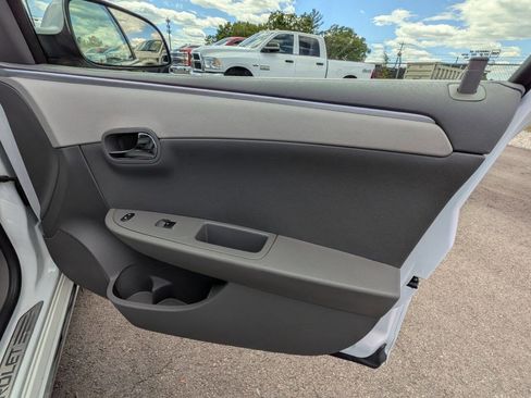 Used 2009 Chevrolet Malibu Hybrid FWD image 18