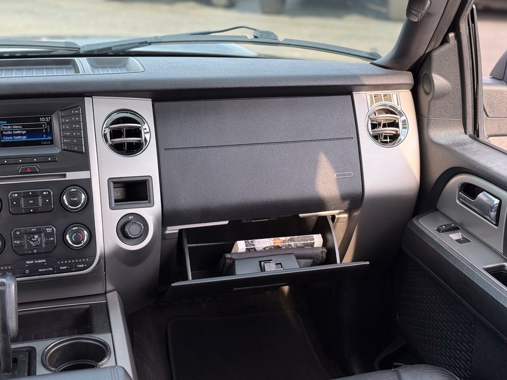 Used 2015 Ford Expedition XLT w/ Equipment Group 201A AWD/4WD image 25