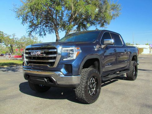 Used 2020 GMC Sierra 1500 SLE w/ SLE Value Package image 2