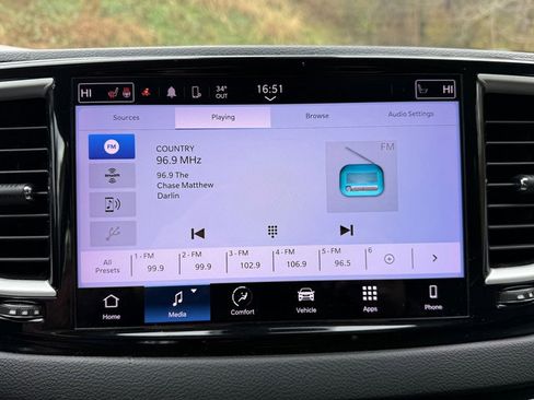 Used 2022 Chrysler Pacifica Touring-L image 27