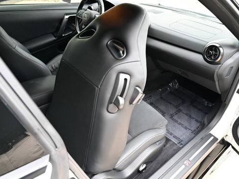 Used 2021 Nissan GT-R Premium AWD/4WD image 48