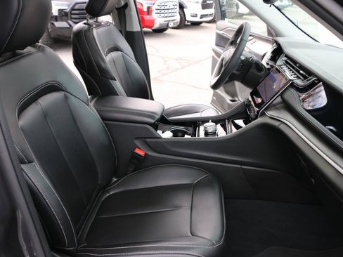 Used 2023 Jeep Grand Cherokee 4WD 4xe image 29