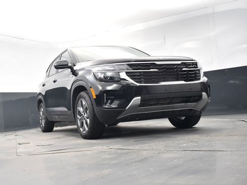 Used 2026 Kia Seltos LX image 29