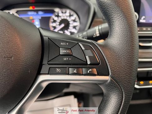 Used 2025 Nissan Altima 2.5 SV FWD image 44