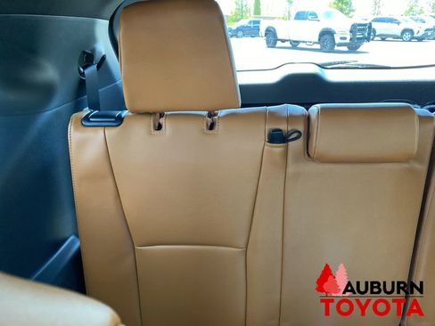 New 2026 Toyota Highlander Platinum AWD/4WD image 16
