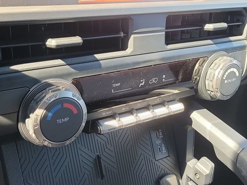 New 2026 Toyota 4Runner SR5 AWD/4WD image 16