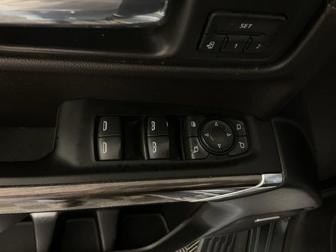 Used 2022 Chevrolet Silverado 1500 LTZ AWD/4WD image 19