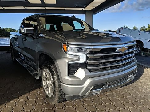 Used 2024 Chevrolet Silverado 1500 High Country image 3