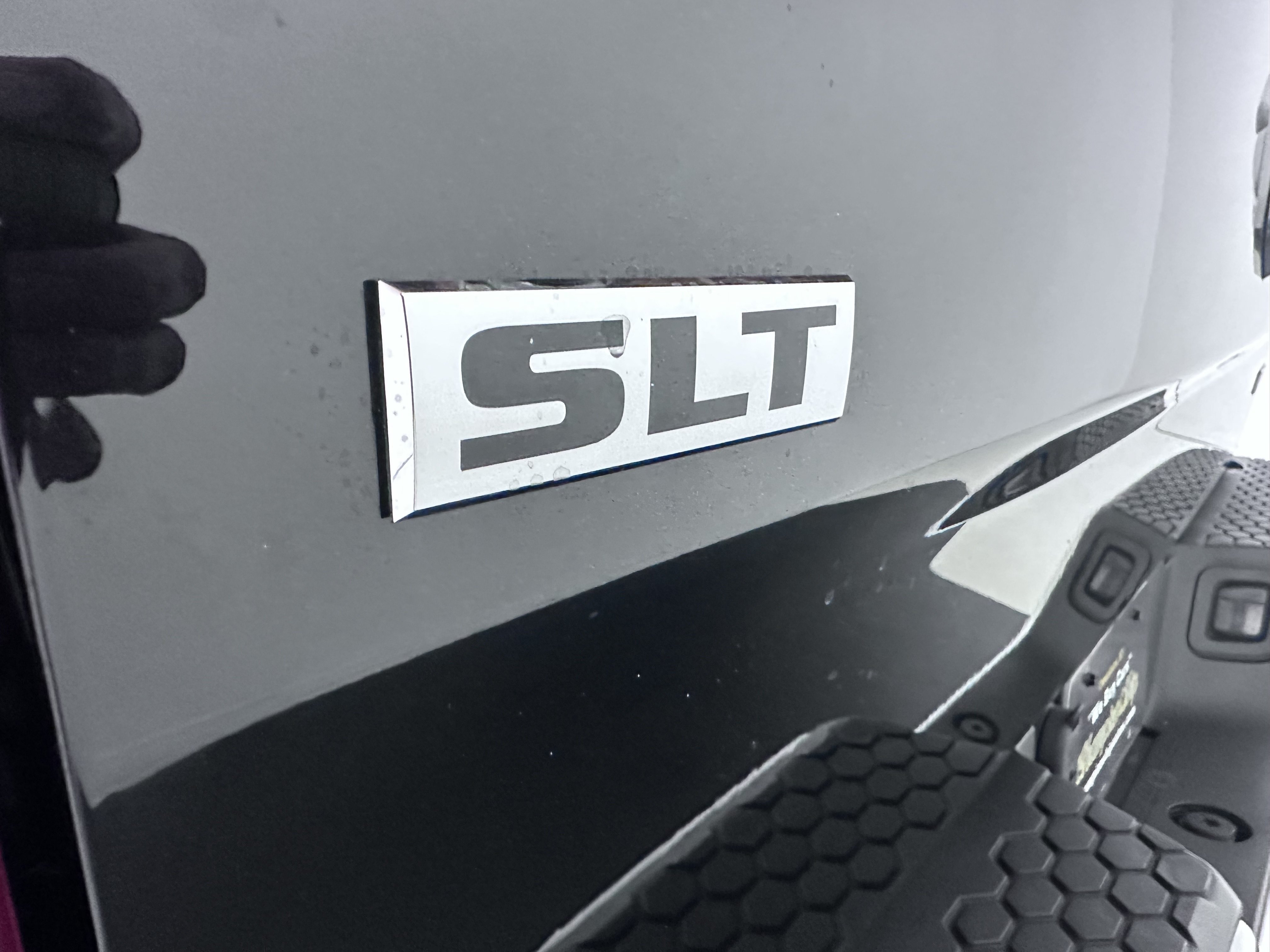 Used 2019 RAM 1500 Classic SLT w/ Luxury Group AWD/4WD image 24