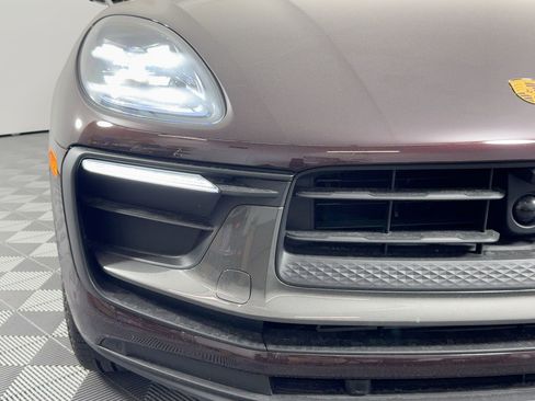 Certified 2025 Porsche Macan Turbo image 11