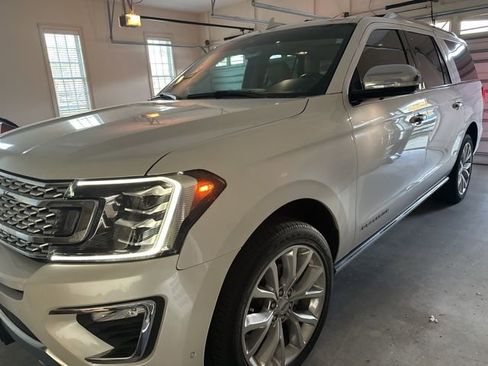 Used 2019 Ford Expedition Max Platinum image 2