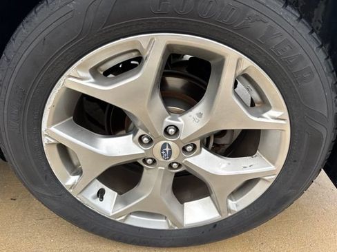 Used 2017 Subaru Forester 2.5i Touring AWD/4WD image 9