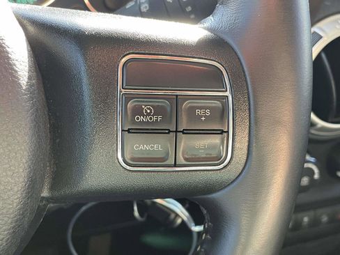 Used 2017 Jeep Wrangler Unlimited Sahara w/ Connectivity Group AWD/4WD image 41