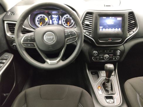 Used 2019 Jeep Cherokee Latitude w/ Popular Appearance Group FWD image 22