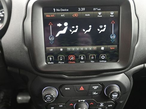 Used 2023 Jeep Renegade Latitude AWD/4WD image 7