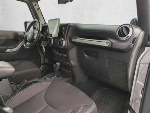 Used 2014 Jeep Wrangler Unlimited Sahara w/ Connectivity Group image 23