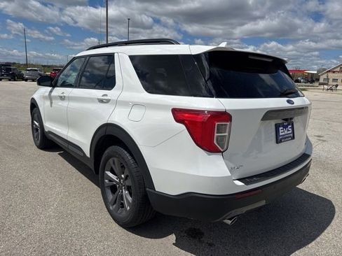 Used 2023 Ford Explorer XLT w/ Equipment Group 202A AWD/4WD image 6