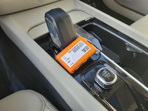 Used 2023 Volvo S60 B5 Core image 23